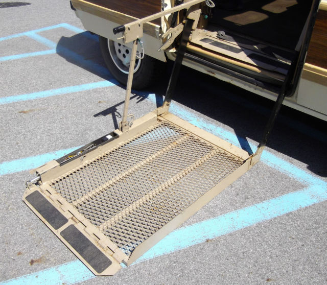 1986 dodge caravan wheelchair van