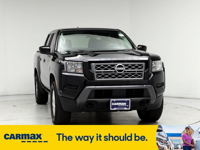 2022 nissan frontier sv