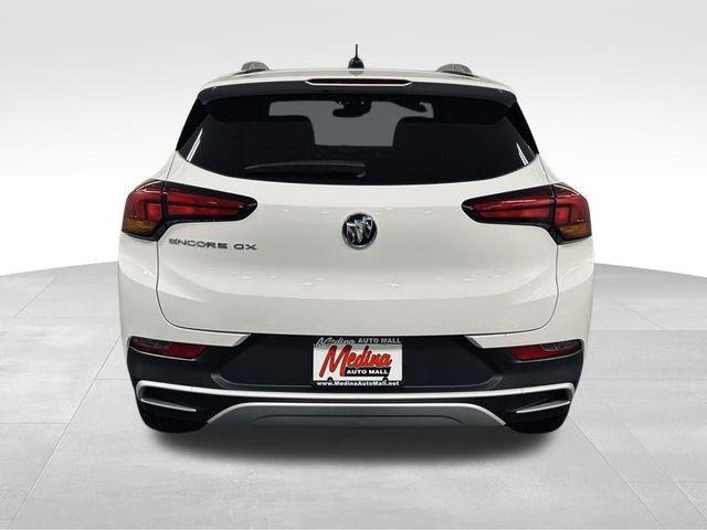 2022 buick encore gx select