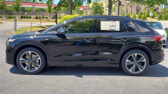 2024 Audi Q4 e-tron premium plus
