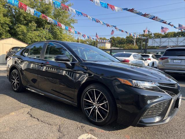 2021 toyota camry se