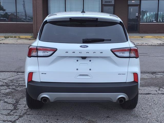 2022 ford escape se