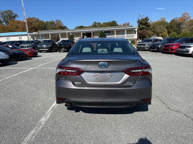 2021 toyota camry hybrid xle