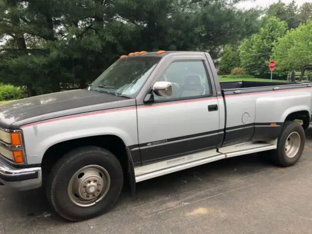 very clean dry southern dually classic. absolutely no rust!