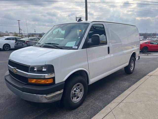 2022 chevrolet express 2500 t mulliner