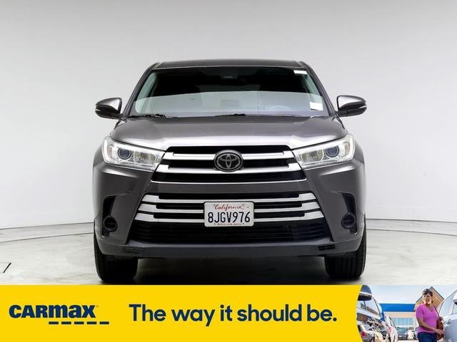 2019 toyota highlander le