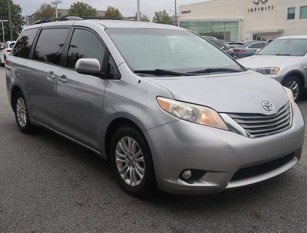 2012 toyota sienna xle