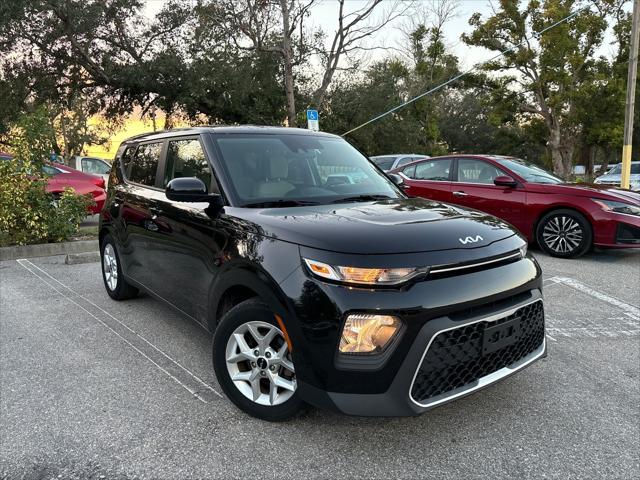 2022 kia soul lx