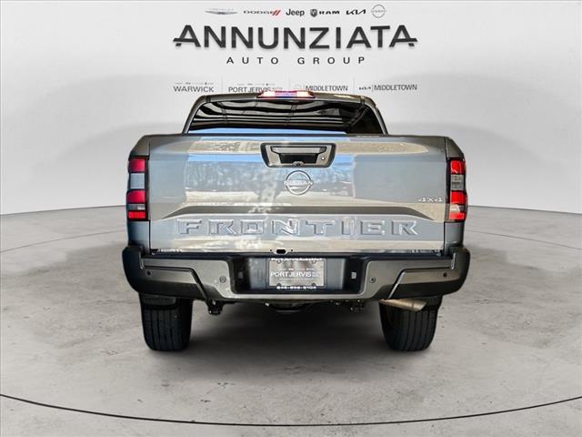 2023 nissan frontier s