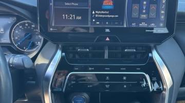2022 toyota venza le