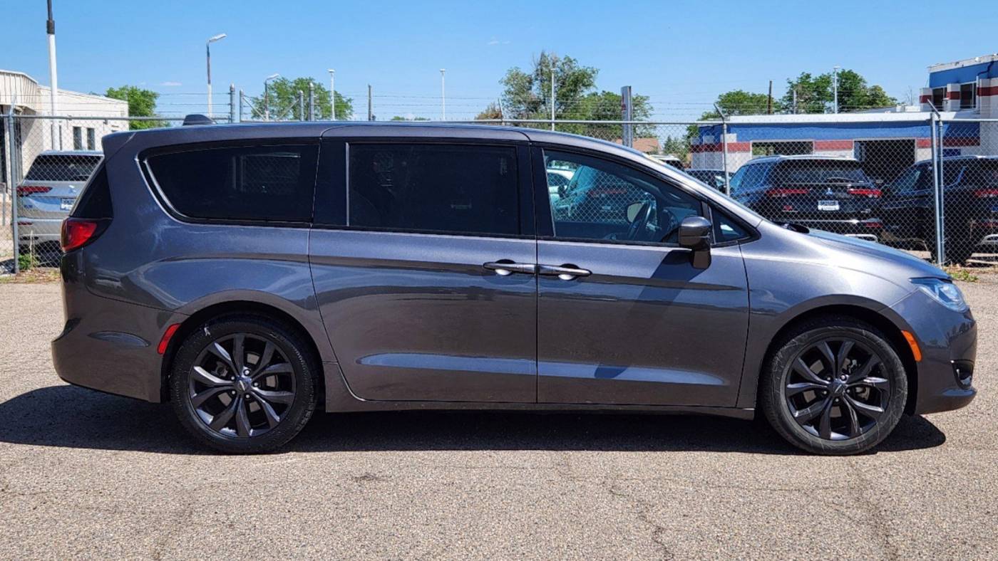 2020 chrysler pacifica touring
