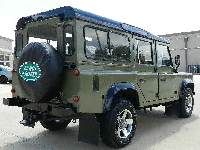 1993 land rover 4x4 defender 110 custom interior !! clean !! good tires !!