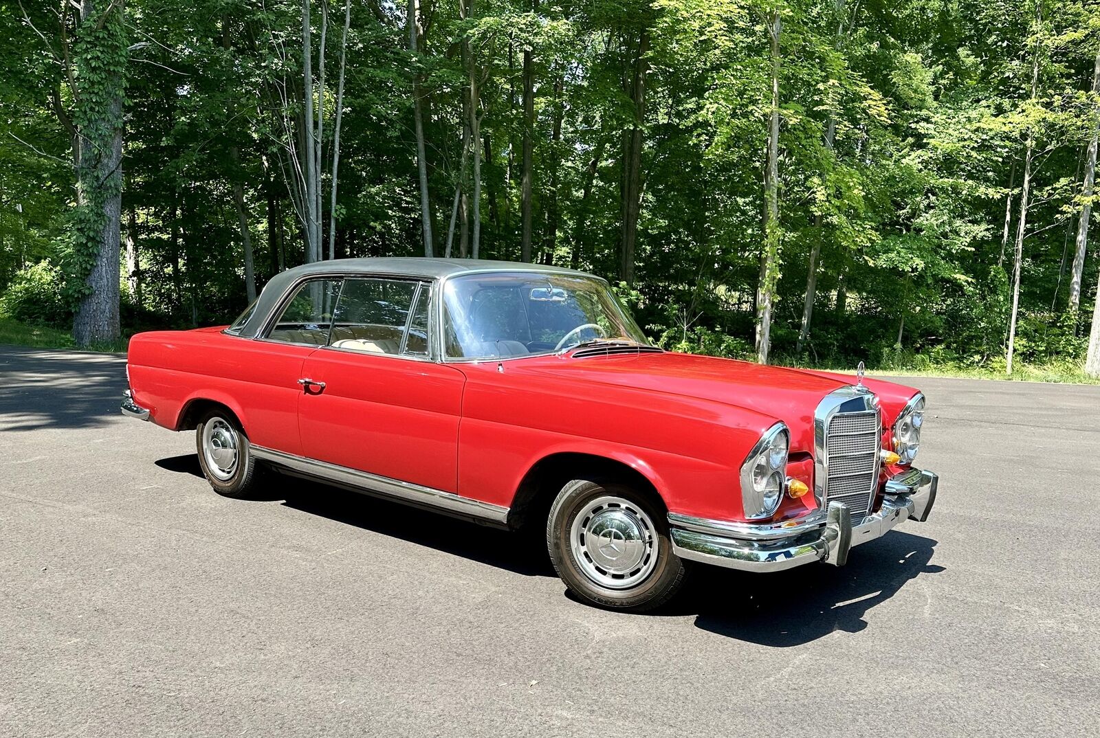 1964 mercedes benz 220seb coupe two tone