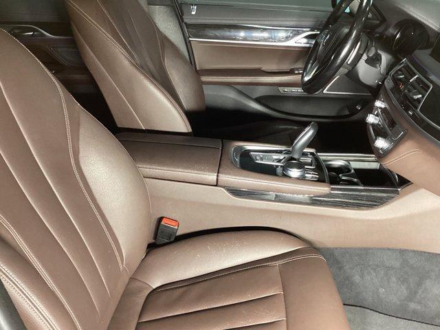 2019 bmw 740 i