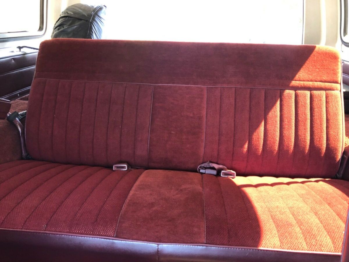 1985 k5 blazer in very good condition. interior in excellent condition. 305 v8