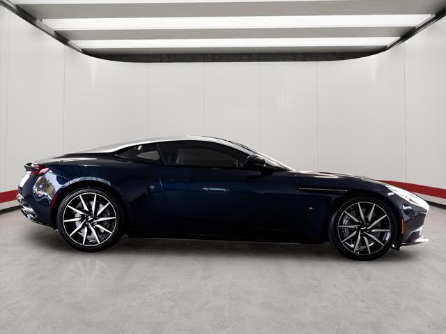 2018 aston martin db11 base