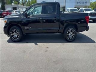 2022 Nissan Titan sv
