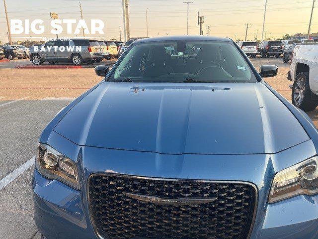 2021 chrysler 300 touring
