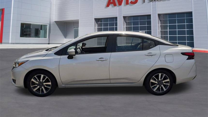 2023 nissan versa sv