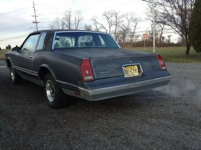 5.0 liter v8, 2004r automatic, power windows, a/c. nice straight driver