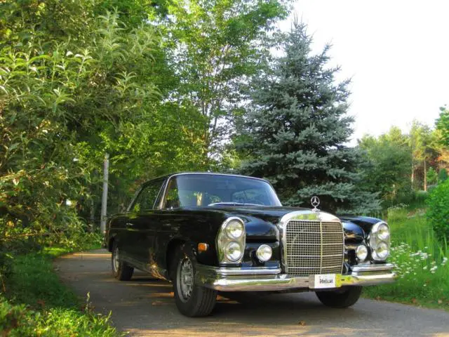 1969 mercedes 4.5 coupe with sunroof