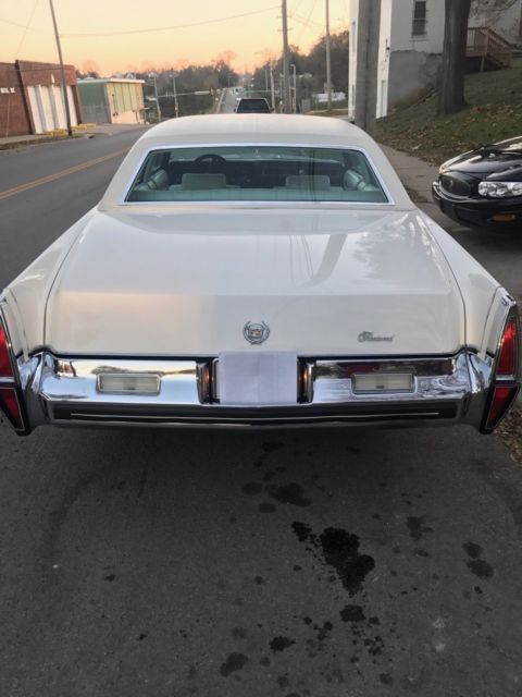a very clean 1973 fleetwood brougham that shows extremely nice!!!!!!!