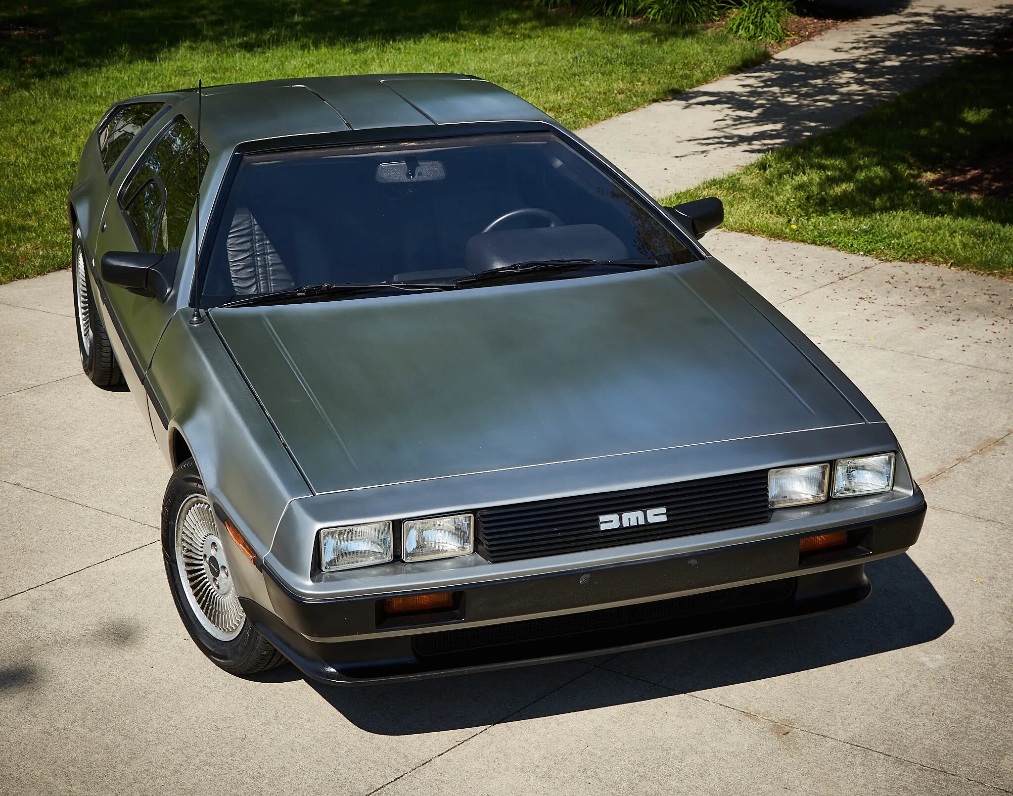delorean dmc-12