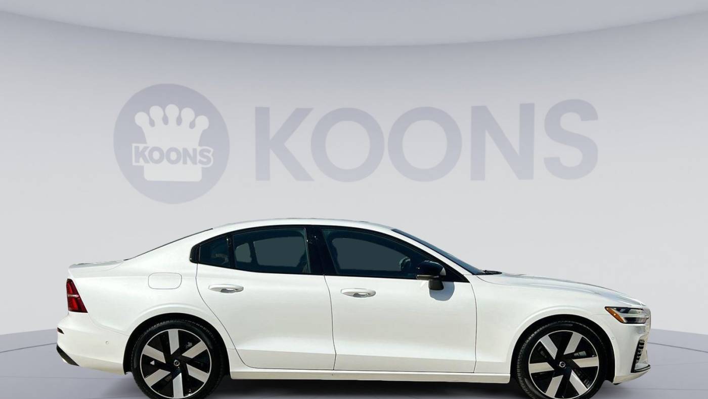 2024 volvo s60 recharge t8 ultimate dark theme