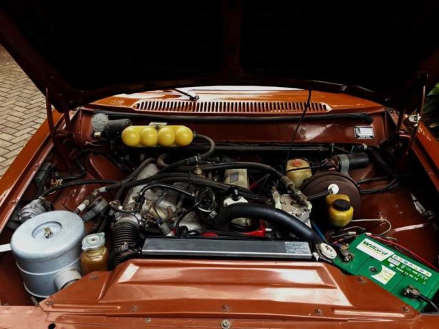 '73 volvo 144 gl 4-speed, b20e, aircondition, leather seats one owner car