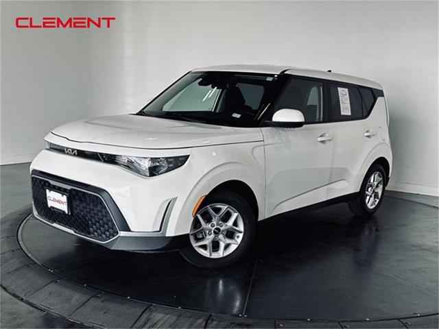 2023 kia soul lx