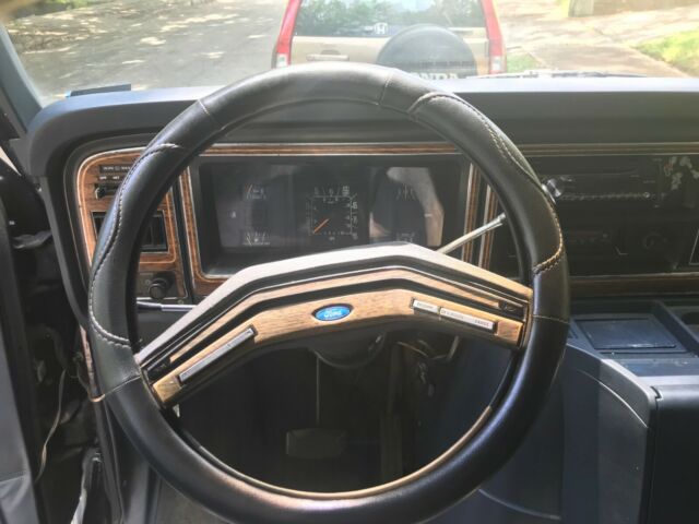 ford e-350 econoline club wagon extended cab