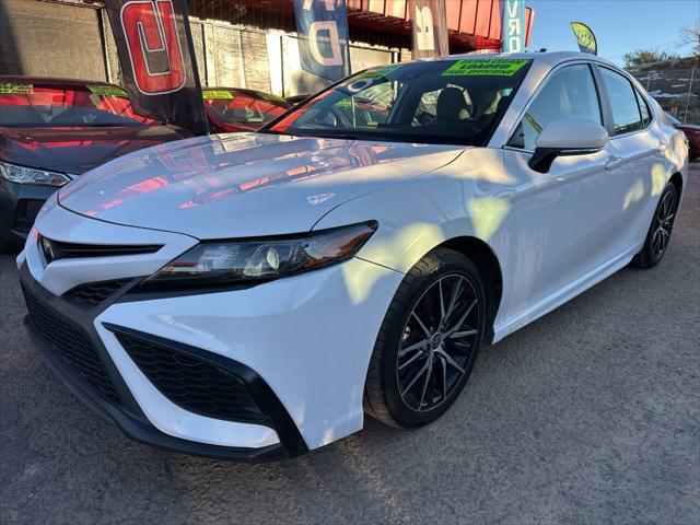 2022 toyota camry se