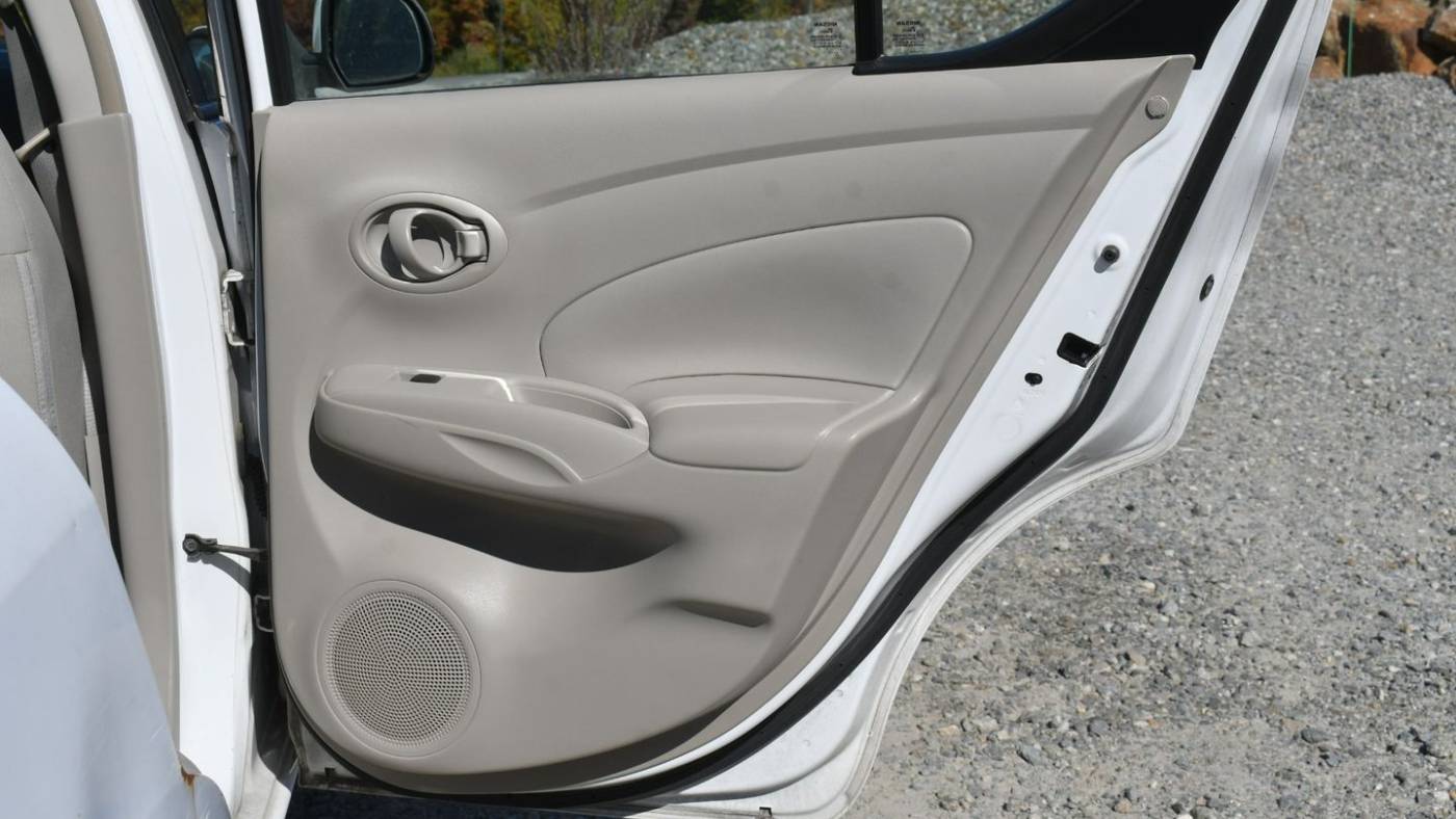 2012 nissan versa