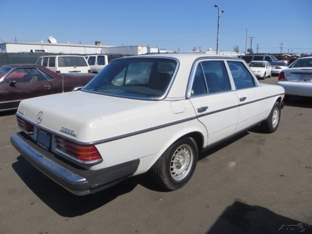 c 1980 mercedes-benz 300d 4-door sedan 5-cylinder diesel no reserve