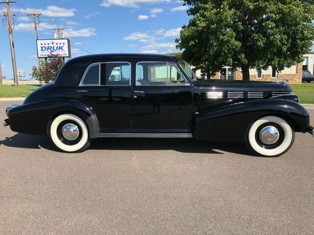 1938 cadillac sixty special *restored* stunning**great gm car! like a barn find!