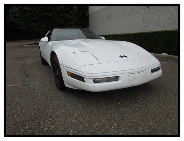 1992 chevrolet corvette white coupe 5.7l 8-cyl engine automatic