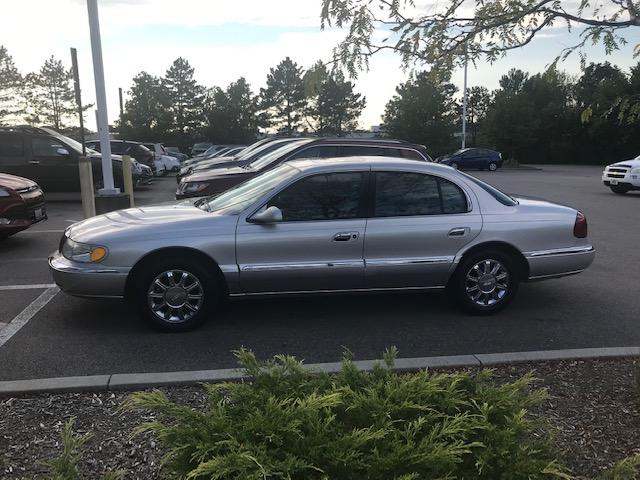2002 lincoln continental base