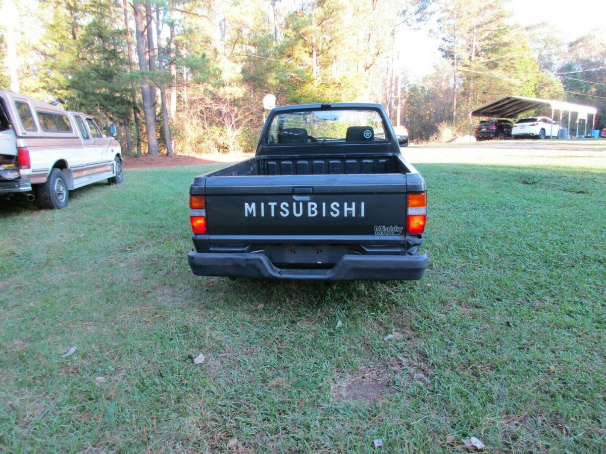 mitsubishi 1992 mighty max barn fine