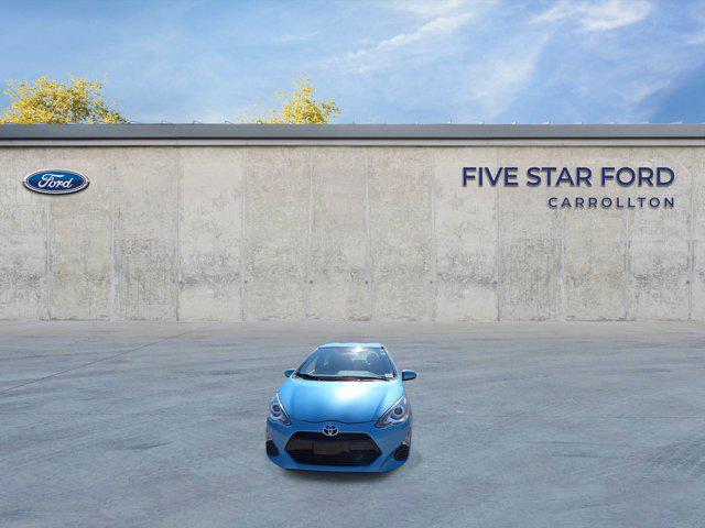 2016 toyota prius c two