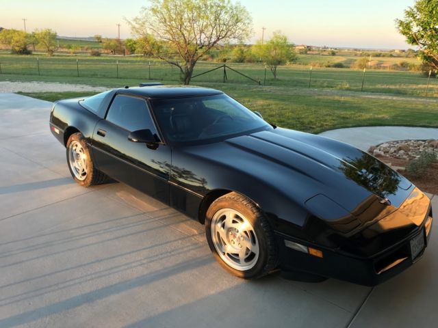 1990 corvette, sport seats, ride control, black on black, 2 tops 38k miles