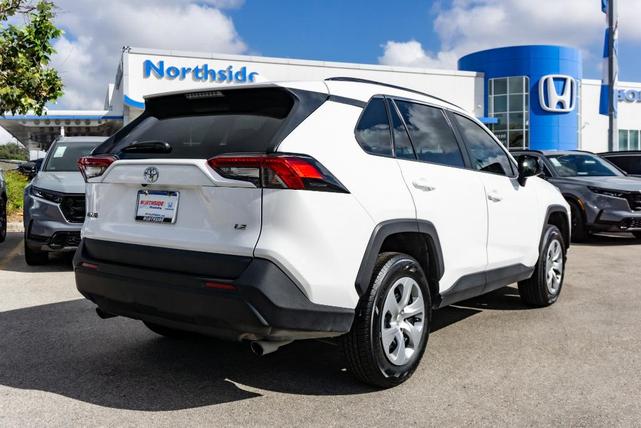 2021 toyota rav4 le