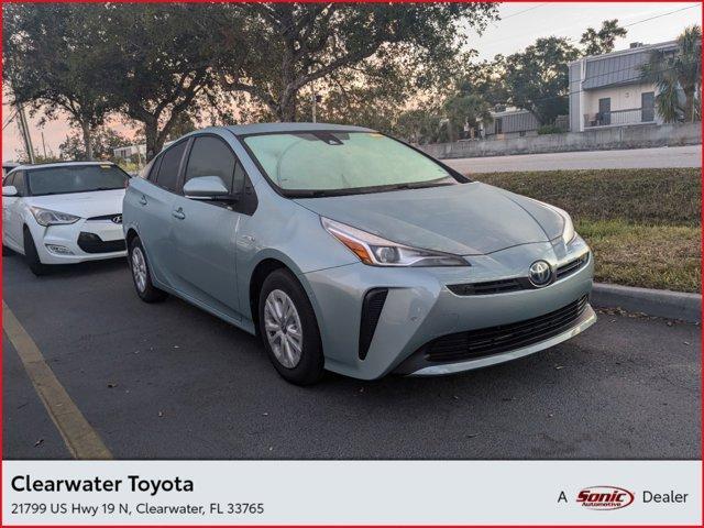 2019 toyota prius l