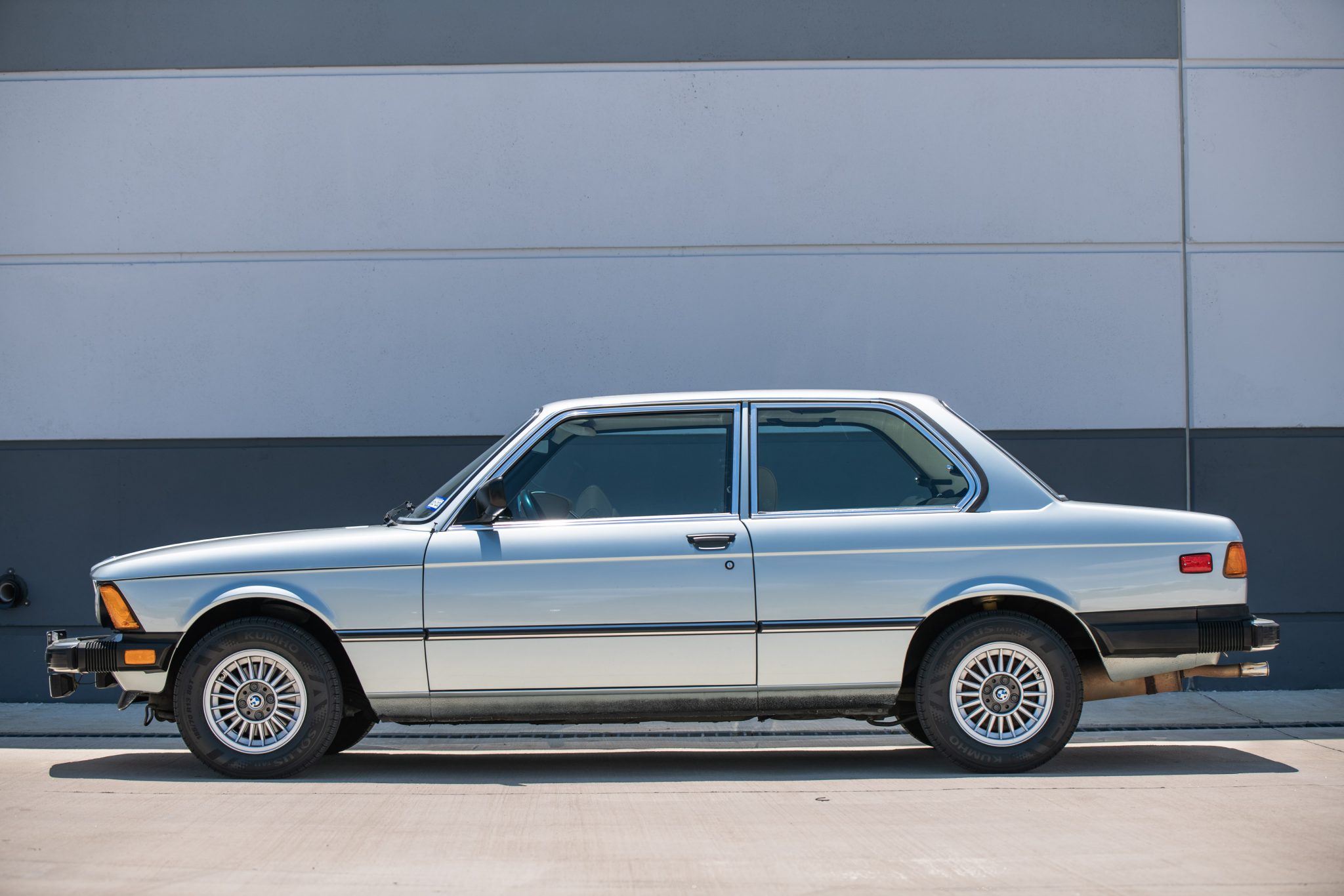 1983 bmw 320i 5-speed