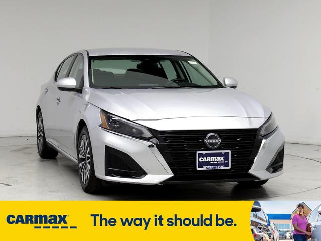 2023 nissan altima sv