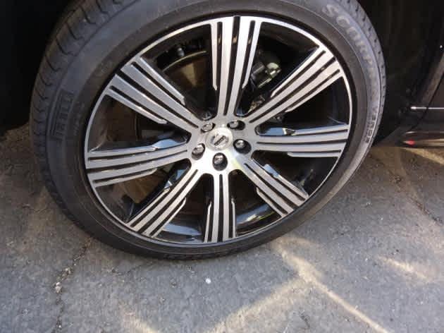 2024 volvo xc90 b5 plus bright