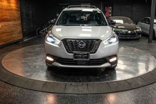 2020 nissan kicks sr