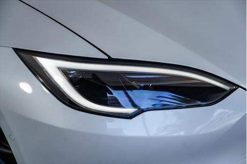 2022 tesla model s
