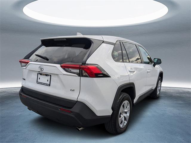 2022 toyota rav4 le