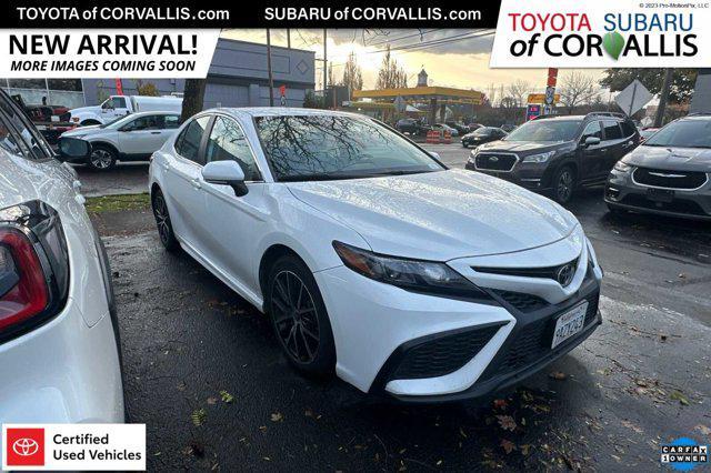 2022 toyota camry se