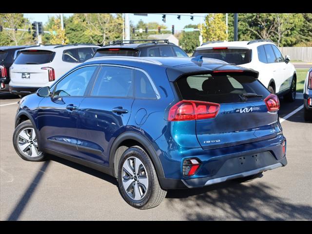 2022 kia niro lx